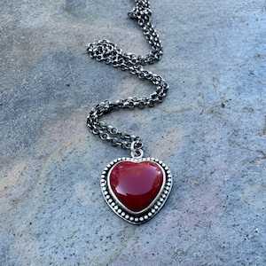 Red rosarita heart necklace