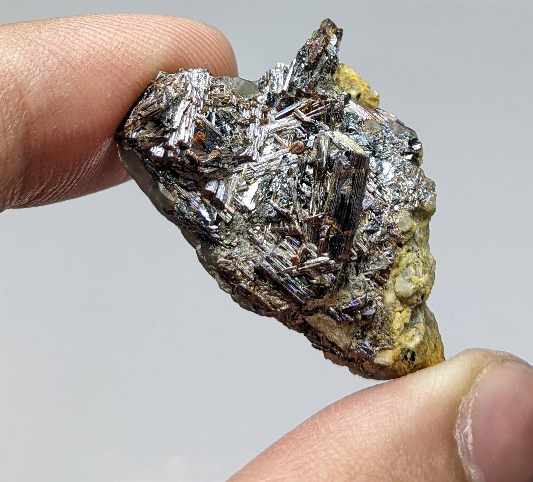◆RIETI◆ KYMA RT E6014 C3 DARK SILVER KYMARTE6014C3 18.6 gm Black Rutile included Quartz Mineral crystals from