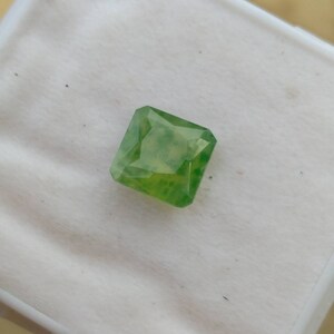Natural top quality beautiful 10 carats radiant shape faceted green hydrograssular garnet gem