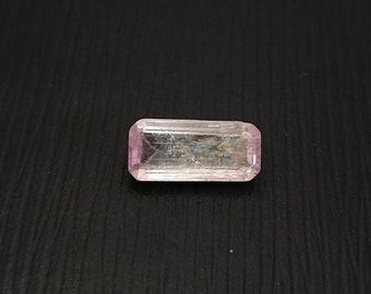 Gemme de kunzite rose de 4 carats, taille radieuse d'Afghanistan