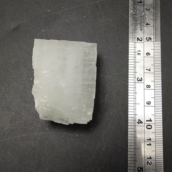 パキスタンのギルギット・バルティスタン州スカルドゥ産、表面に模様の