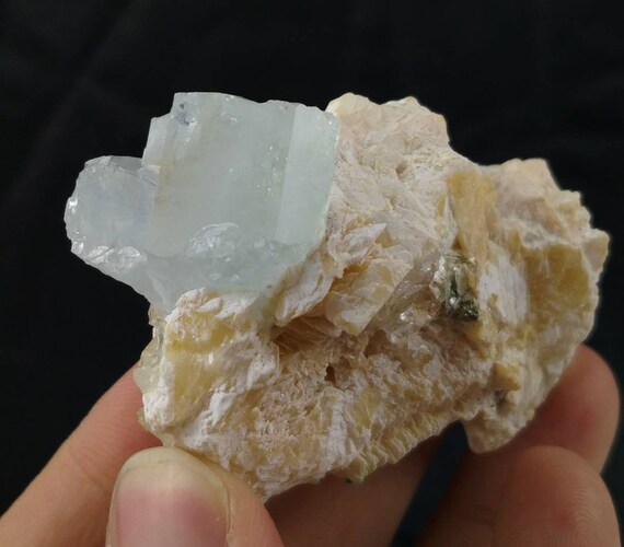 パキスタン スカルドゥ産 エッチングアクアマリン パキスタンの