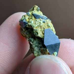 Rare on matrix anatas crystals with chlorine quartz, weight 3.1 gram