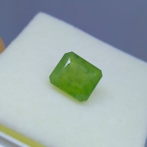 Natural fine quality beautiful 7.5 carats radiant shape green hydrograssular garnet gem