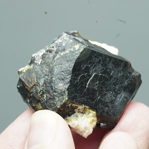 Natural Dark brown Andradite garnet, Well formed crystal, 44.5 grams