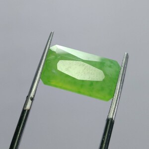 Natural top quality beautiful 9 carats radiant shape green faceted hydrograssular garnet gem