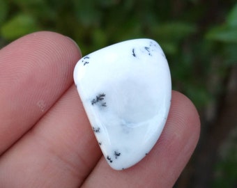Cabochon d'opale dendritique naturelle 11 carats, non traité