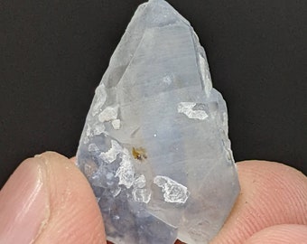 アフガニスタン産の天然の希少なツインインディコライト、別名ブルー