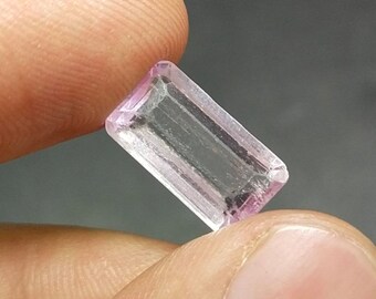 Pierre gemme rose kunzite de taille radieuse de 6 carats
