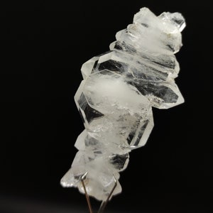 Fadenkwartskristal met getrapte structuur uit Baluchistan, Pakistan, 6,7 gram
