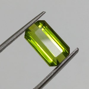 Natural top quality beautiful 2.5 carats faceted green Tourmaline gem