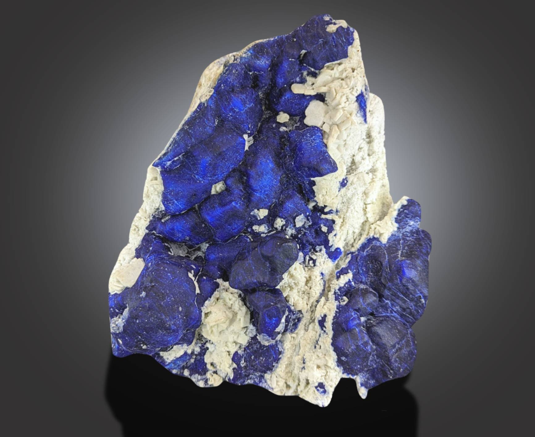 Hauyne Var. Lazurite and White Gonnardite. A Very Aesthetic