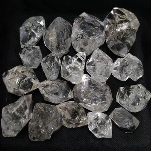 Natural top quality beautiful 122 grams small lot of High grade full luster diamond Quartz crystals. Some of them are uv reactive