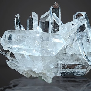 Natürliche feine Qualität schöne 12,9 Gramm klare Doppelender Quarzcluster aus Belutschistan Pakistan