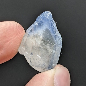 Natuurlijk zeldzaam indicoliet, ook bekend als blauw kwartskristal uit Afghanistan, 4,1 gram