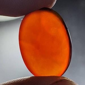 Natural fine quality beautiful 17.5 carats red agate cabochon
