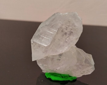 グウィンデル水晶標本：両端が尖ったもの、パキスタン、ハシュピ鉱山