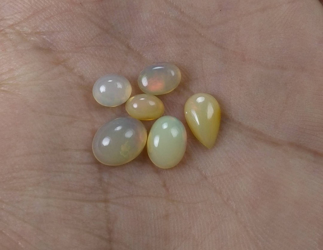 Opale Etiope Cabochon 7x5mm Qualit&agrave; AAA Opale Etiope Cabochon