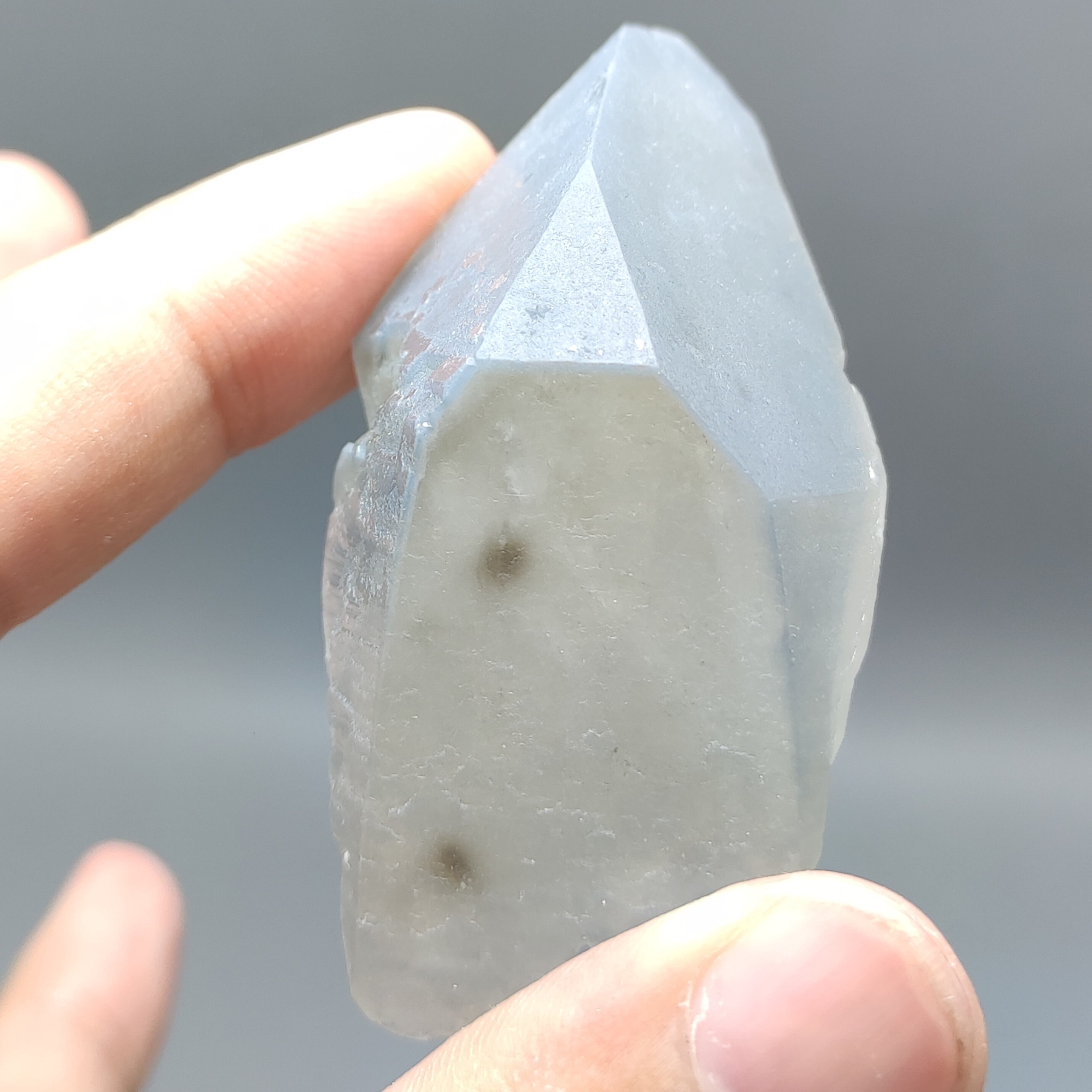 アフガニスタン産の天然希少インディコライトブルークォーツクリスタル