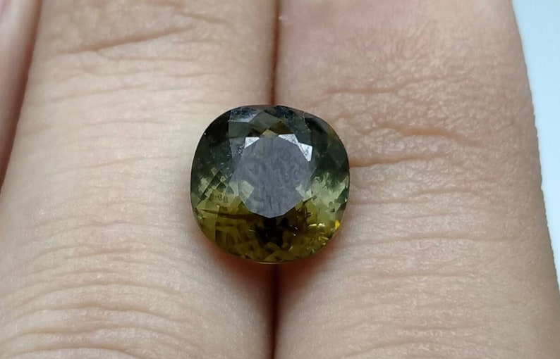 Natural top quality faceted ring size green tourmaline gem