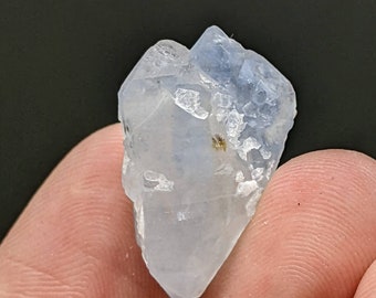 アフガニスタン産の天然の希少なツインインディコライト、別名ブルー