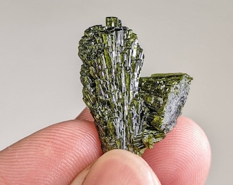 Natural green spray epidote crystal from Balochistan Pakistan, weight 7 grams