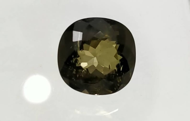 Natural top quality faceted ring size green tourmaline gem