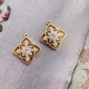 Dijes rellenos de oro, 14 x 12 mm