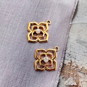 Dijes rellenos de oro, 14 x 12 mm