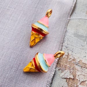 Dijes rellenos de oro, 19 x 10 mm