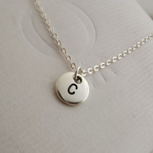 personalized initial disc necklace hand stamped coin necklace dainty delicate silver monogram necklace bridesmaid necklace 画像 1