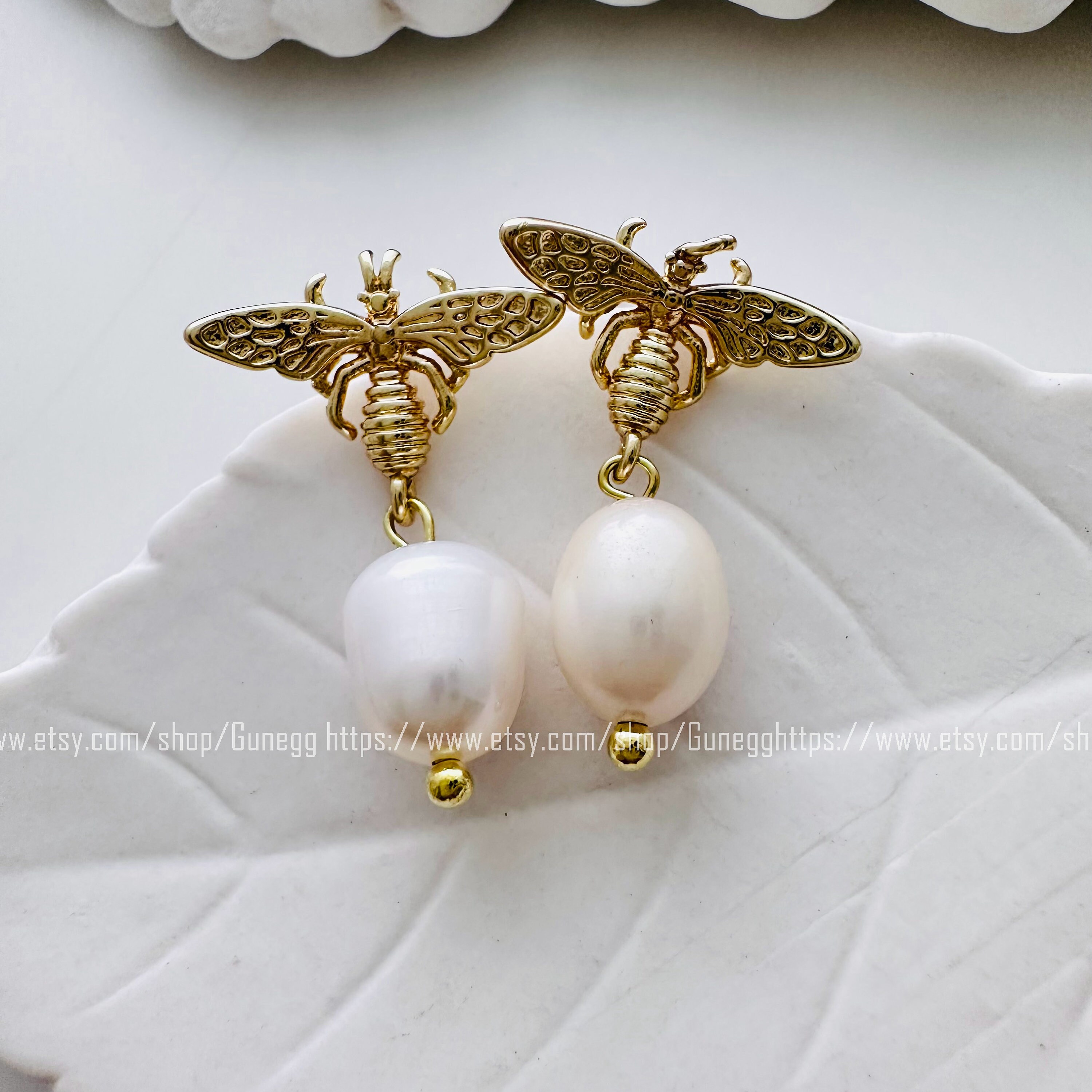 Etsy bumble bee earrings deals