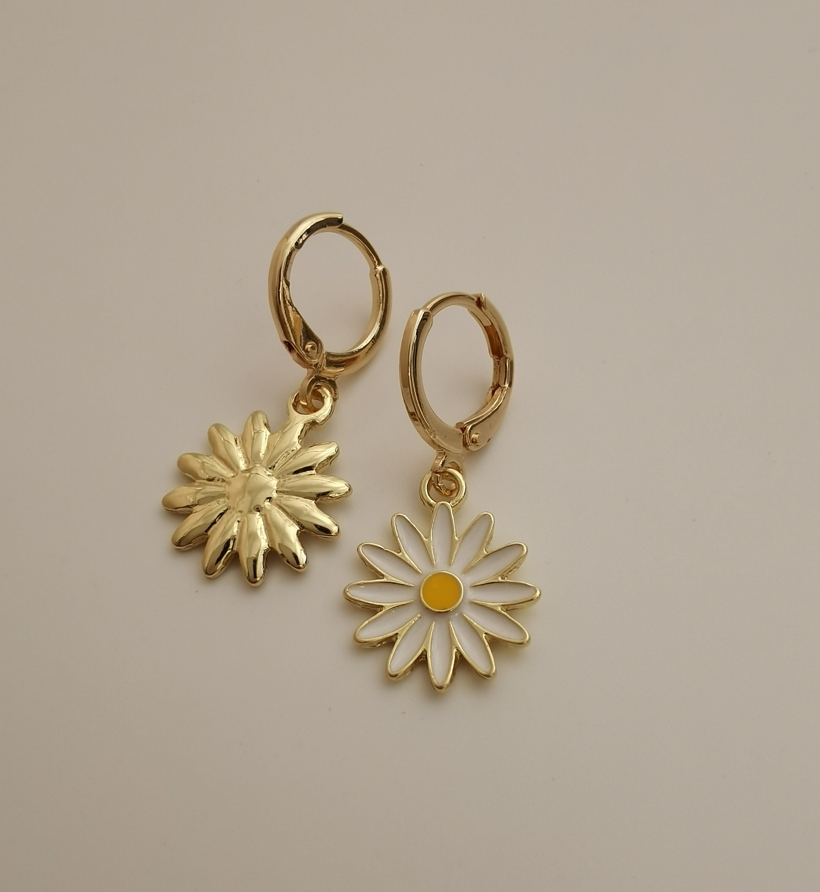 Gold Daisy Flower Sunflower Hoop Earring Endless Hoops Huggies - Etsy