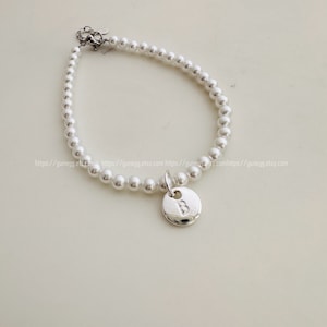 personalized initial resin pearl beads bracelet hand stamped bracelet dainty silver monogram bracelet bridesmaid bracelet  silver plated