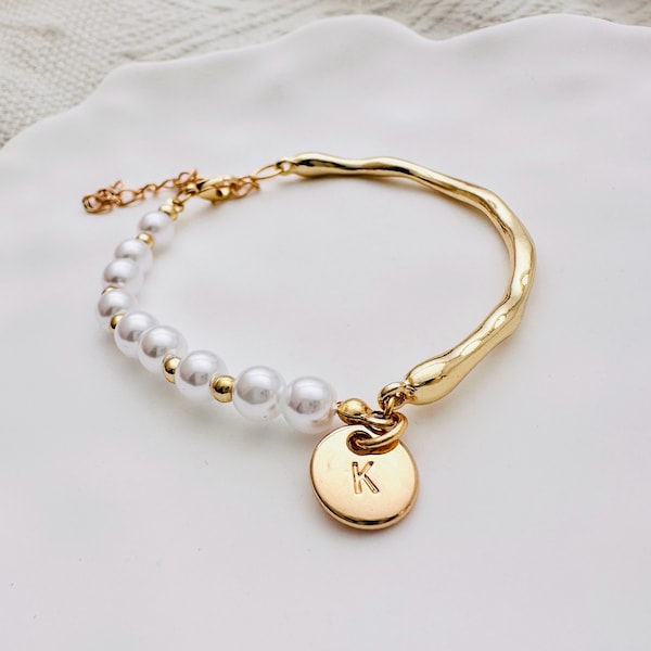 personalized initial resin pearl bracelet hand stamped bracelet dainty gold monogram bracelet bridesmaid bracelet