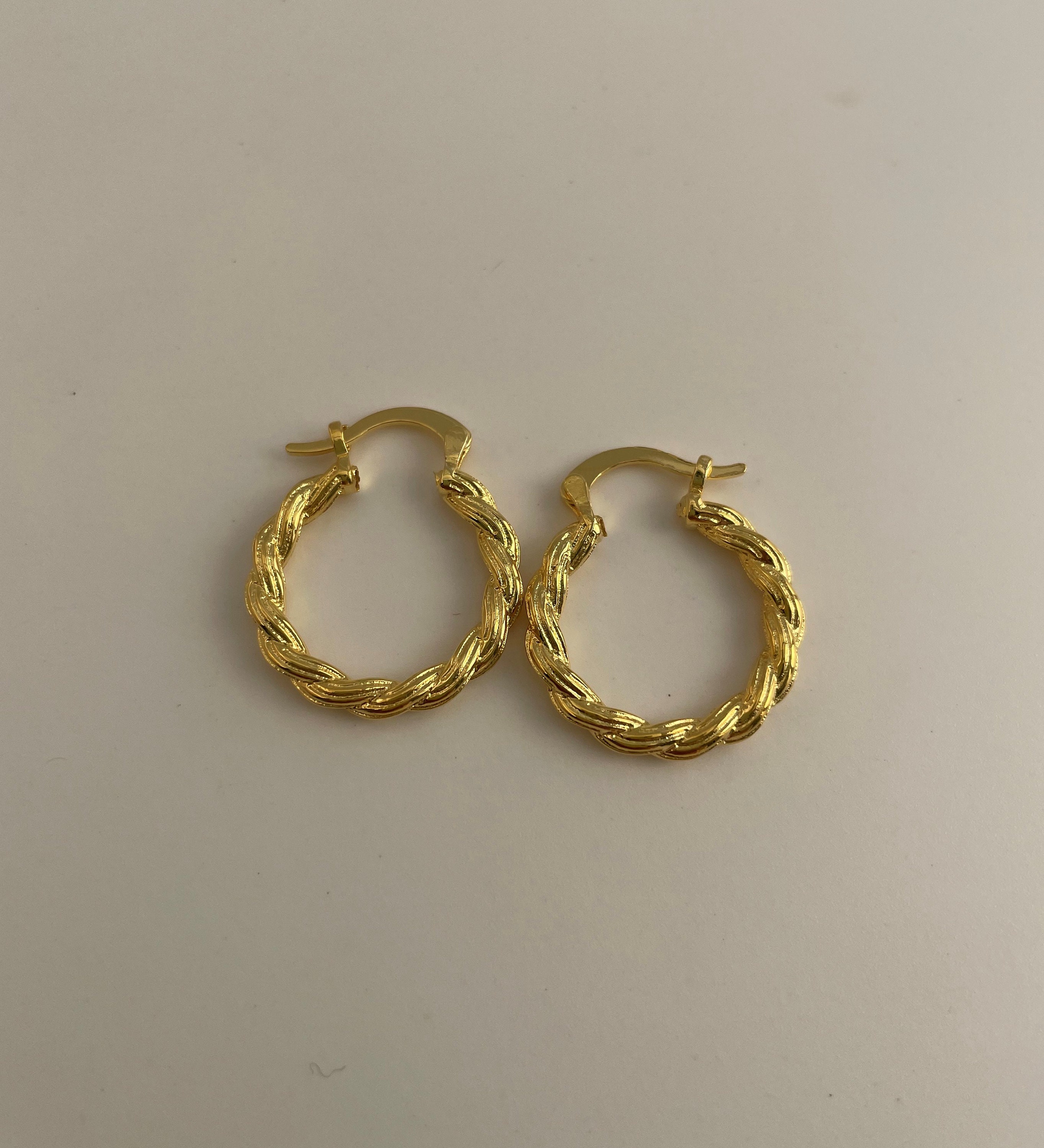 Gold 20mm Twisted Circle Round Hoop Earring Endless Hoops - Etsy