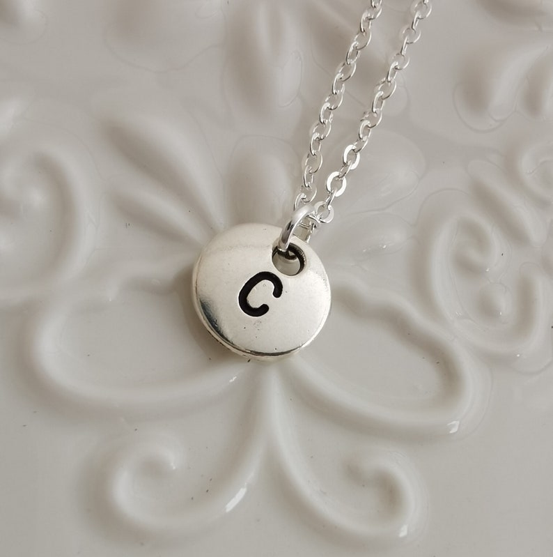 personalized initial disc necklace hand stamped coin necklace dainty delicate silver monogram necklace bridesmaid necklace 画像 2