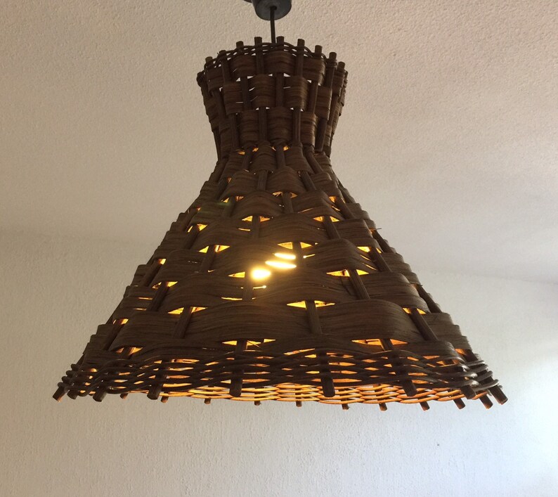 vintage seventies flower power bruin lamp rotan Retro gevlochten hanglamp uit de 70er jaren