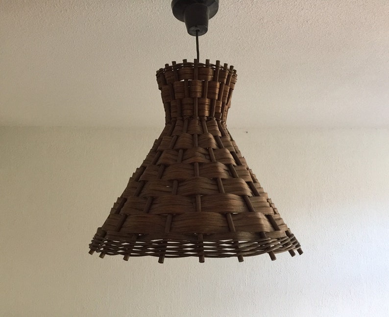 vintage seventies flower power bruin lamp rotan Retro gevlochten hanglamp uit de 70er jaren