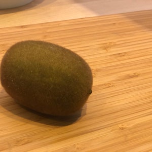 Fake Kiwi With Leaves Artificial Plastic Food Green Home Decor Fake Fruit Green