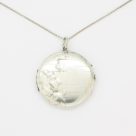 Antique silver Art nouveau photo locket with Ivy l