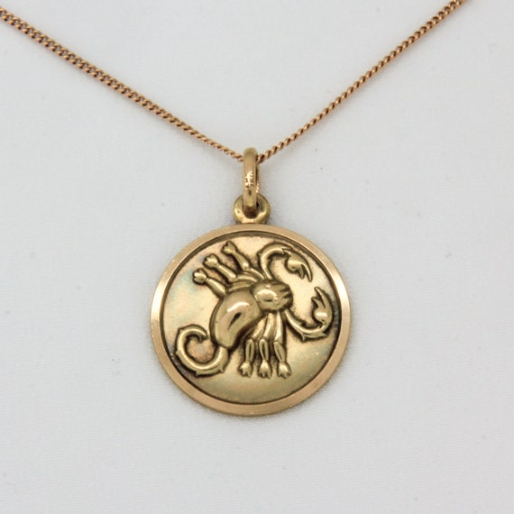 Vintage 18k gold scorpio zodiac pendant, Scorpio z