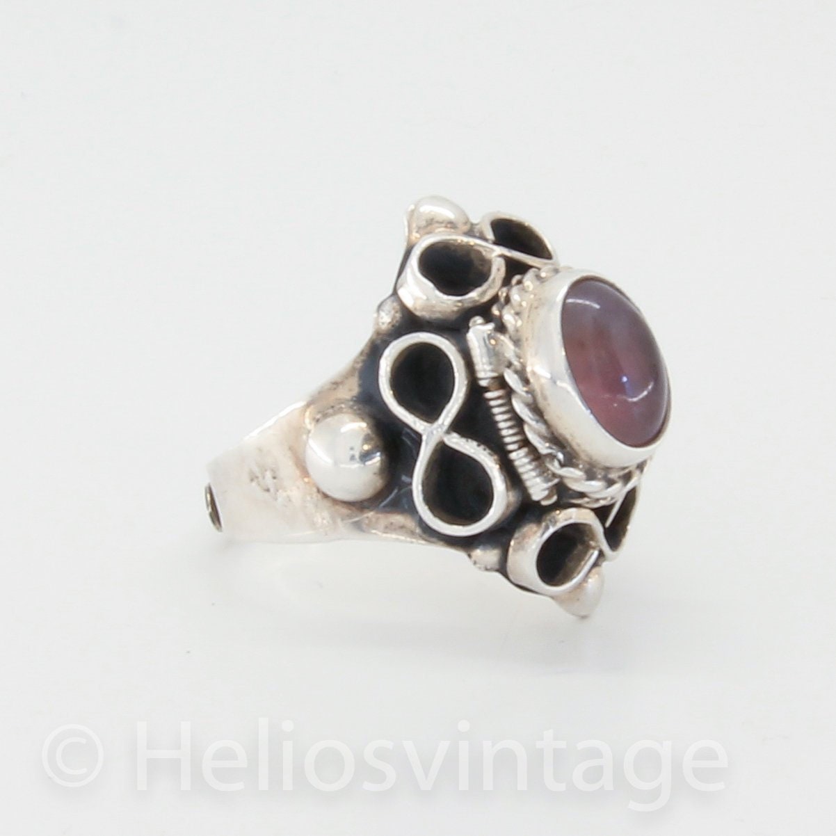 pillbox ring