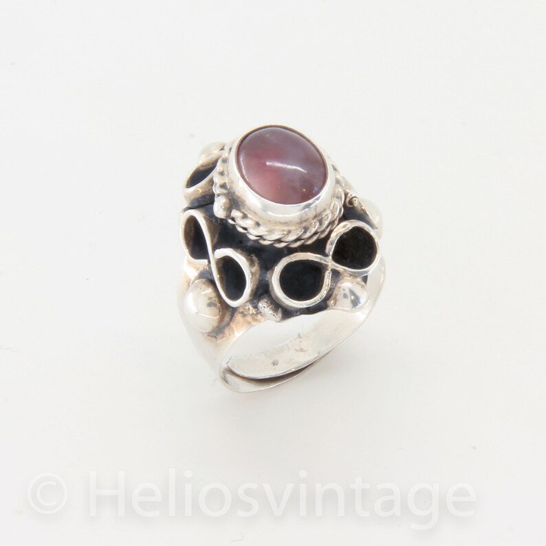 pillbox ring