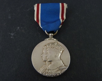 King George VI Queen Elizabeth Coronation Commemorative Medal 1937 Pope Antique