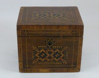 Caja de té antigua inglesa con mosaico de palisandro de Tunbridge Ware, de la época victoriana.