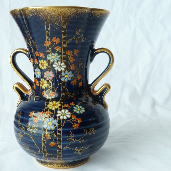 Vase en poterie Art déco Crown Devon Fieldings, peint à la main floral en émail bleu lustre