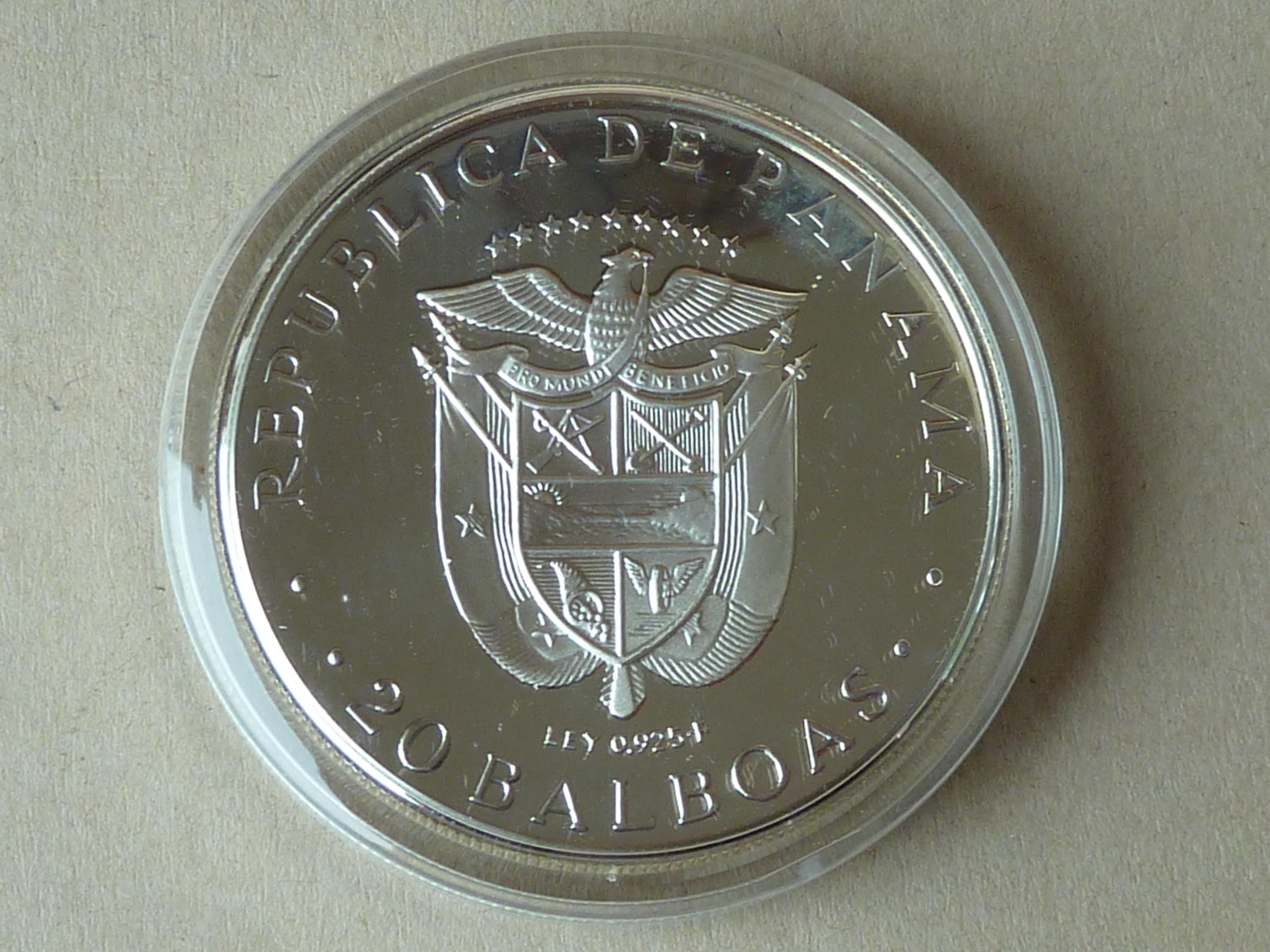 パナマ 20バルボア銀貨 1974年 129.59グラム 3.854トロイオンス 箱入り