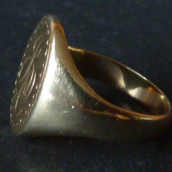 Large Heavy Antique 9K Gold Signet Ring Victorian Edwardian Mans