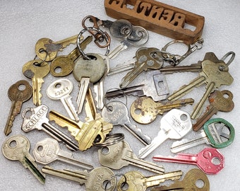 30 Vintage Keys Padlock Keys Room Keys Door Keys GM Key Old Keys Brass Aluminum Steel Mixed Key Lot